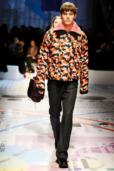 Look 30